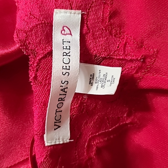 Sexy red satin slip dress with lace  Victoria's Secret sz small - Picture 3 of 3